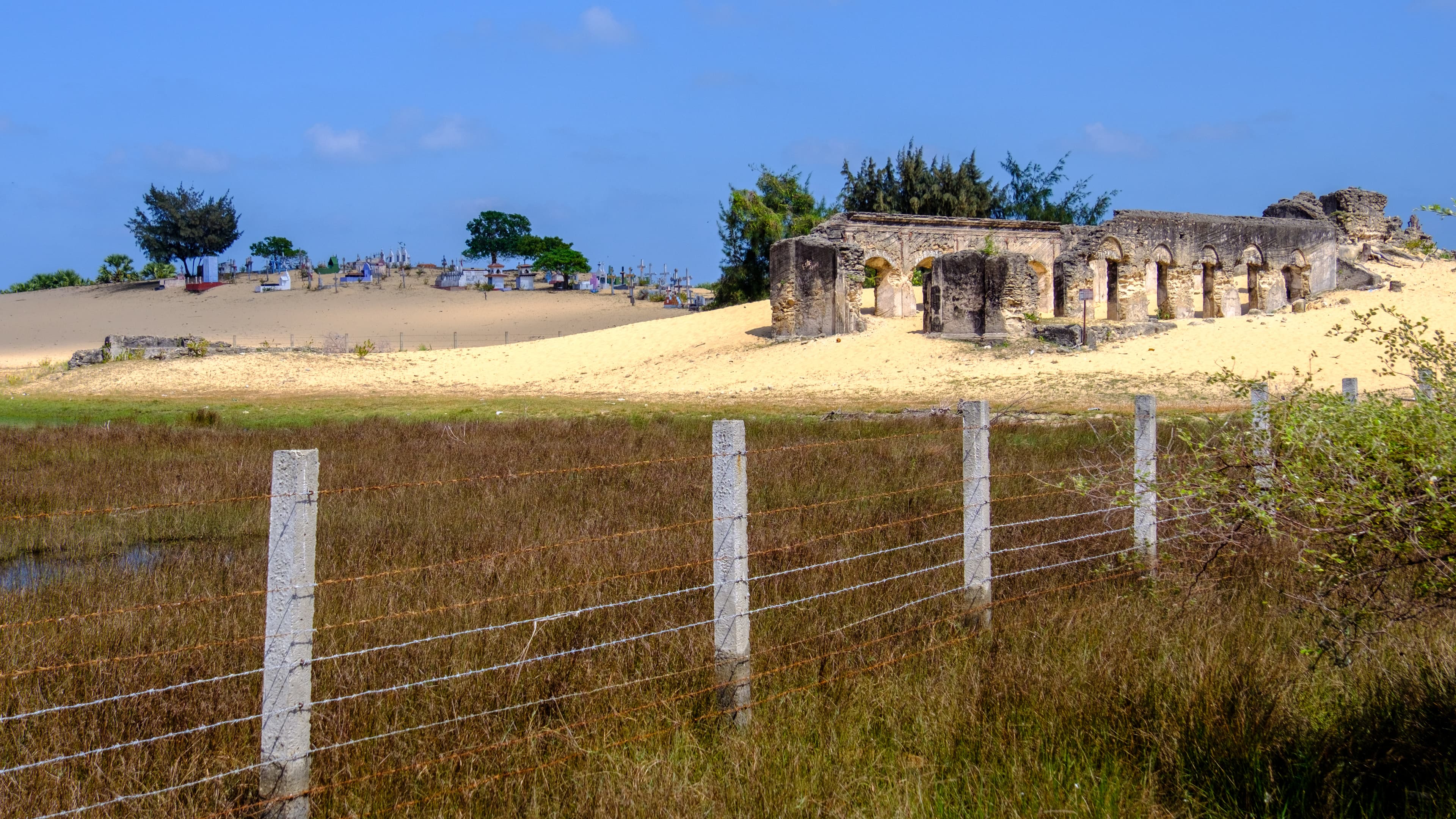 Ruins of the Dutch-era Saint Anthony's Church, Manalkadu